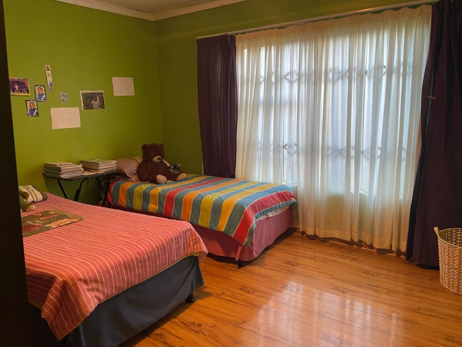 3 Bedroom Property for Sale in Molifi Tau Kloof Free State